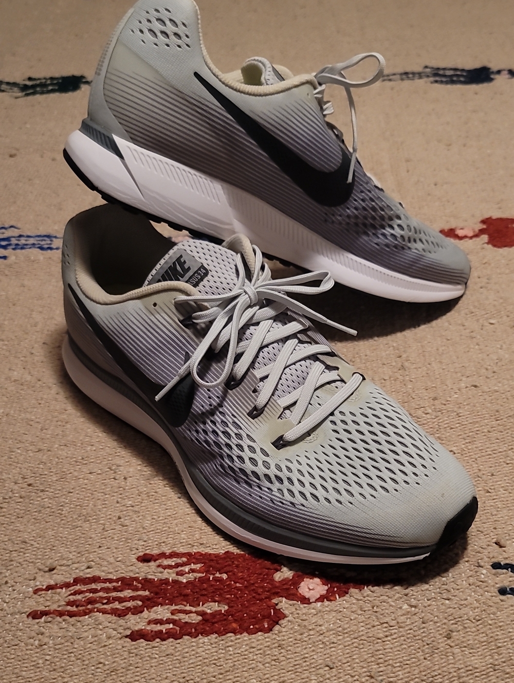 NWOT Nike Men's Zoom Pegasus 34 Running Shoes in Light Gray/White
